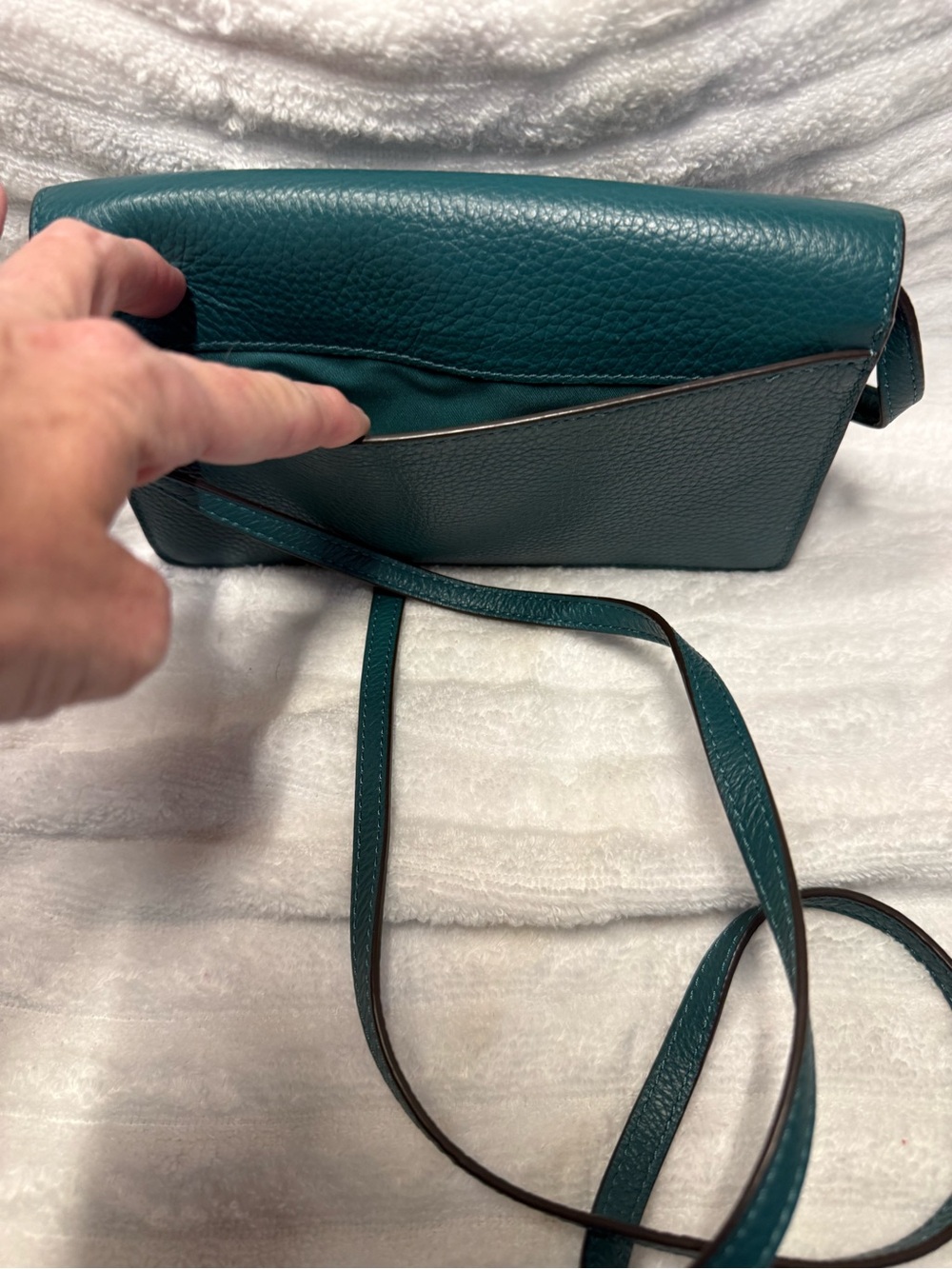 Coach wallet/crossbody. - Picture 2 of 4